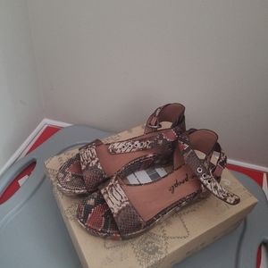 Free People Paris Flat form Sandals New!
